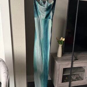 PrettyLittleThing Blue and Green Maxi Dress